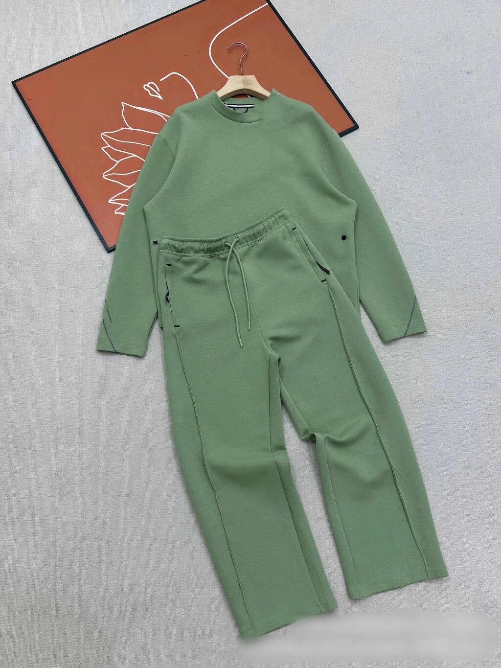Knit Air Circle Crew Sweatshirt and Sweatpants photo 4