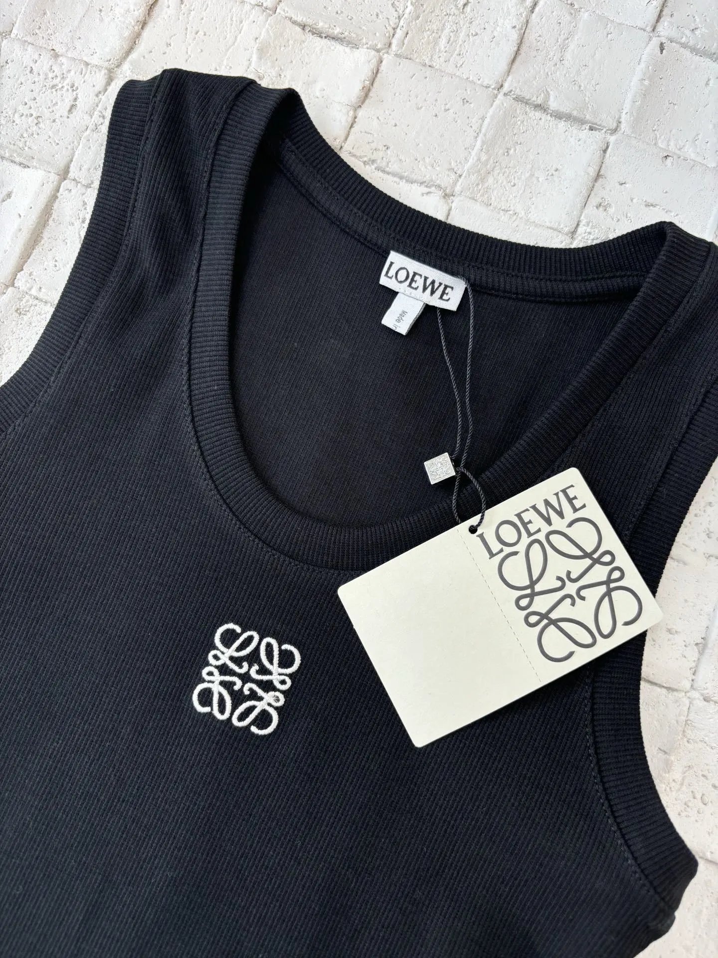 LO Vest photo 2