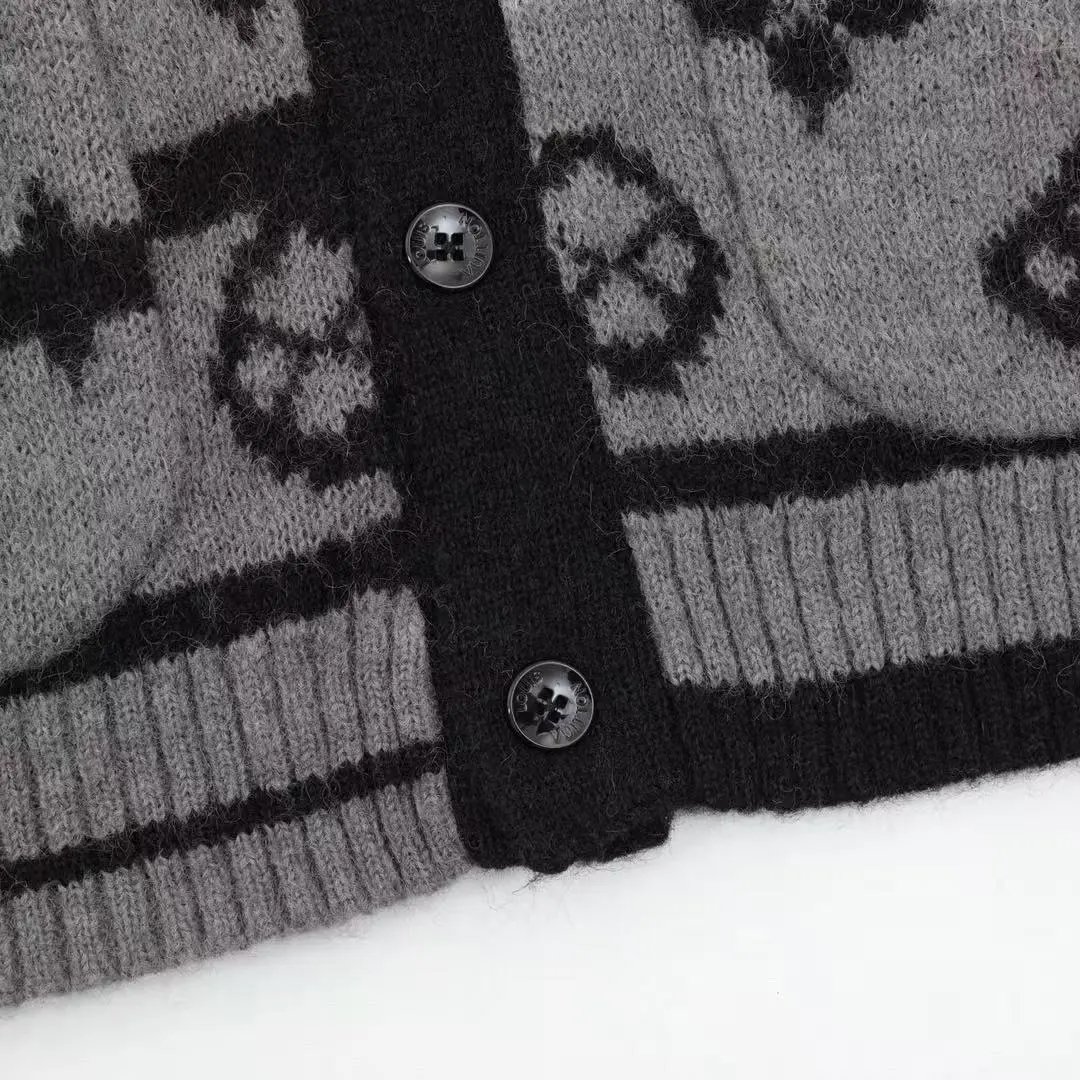 Cashmere Cardigan photo 8