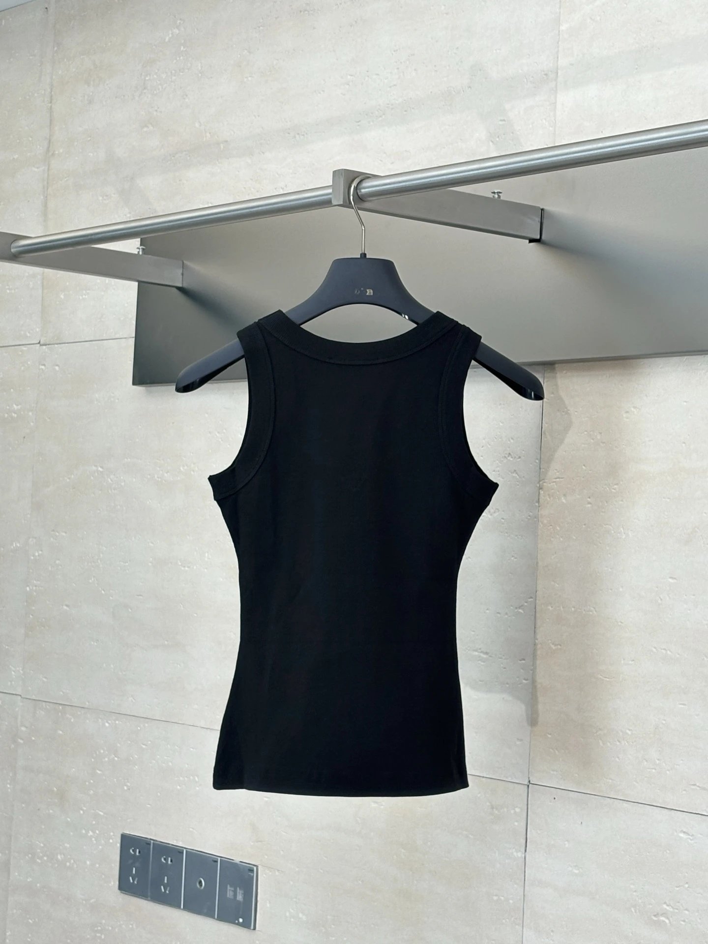 LO Vest photo 6