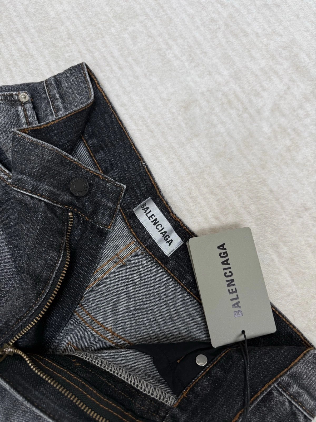 Black Spray Letter Logo Denim Jeans photo 6