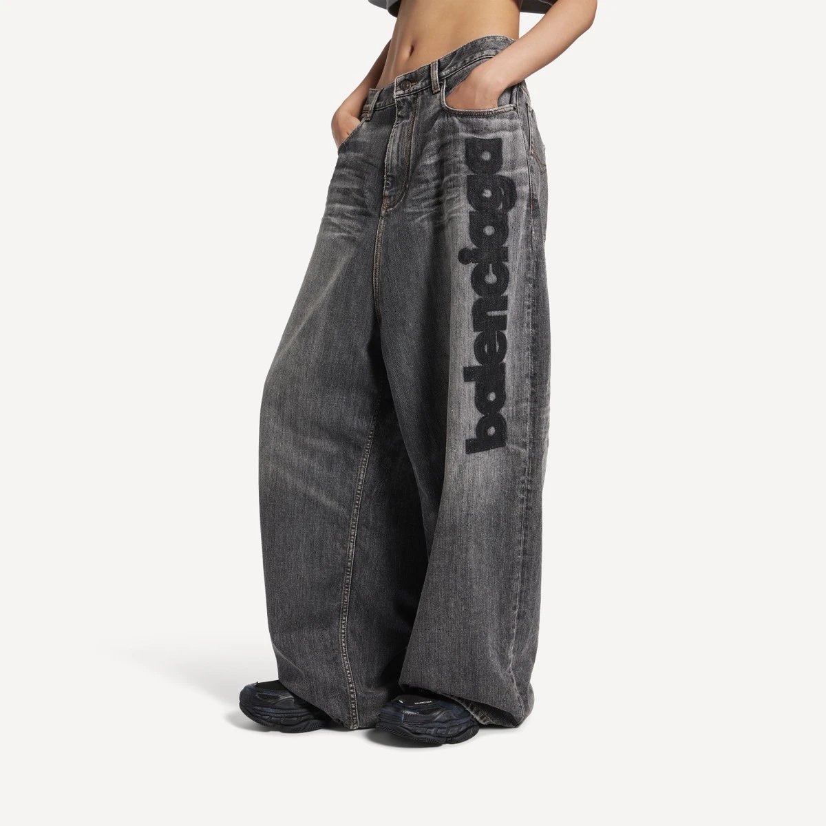 Black Spray Letter Logo Denim Jeans photo 7