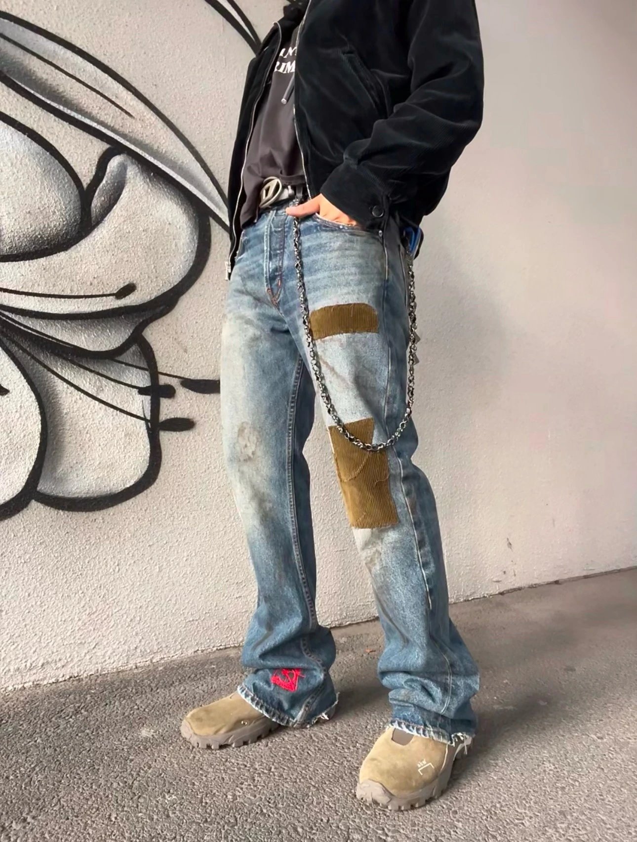 Washed Distressed Jeans photo 3