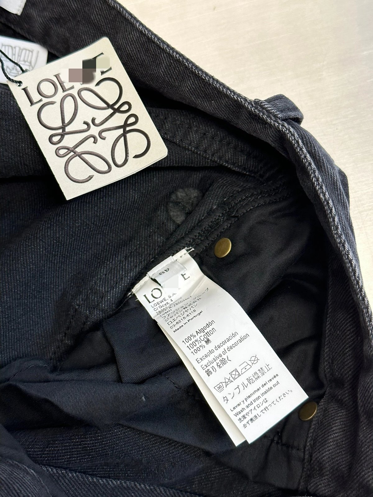 Saint Laurent Anagram Logo Distressed Black Jeans product detail 11 in Litbuy spreadsheet finds