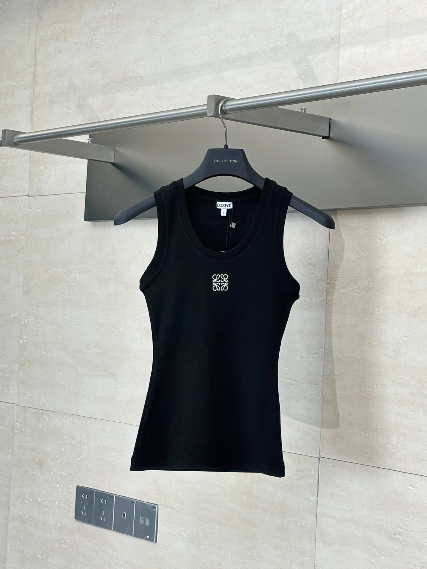 LO Vest photo 7
