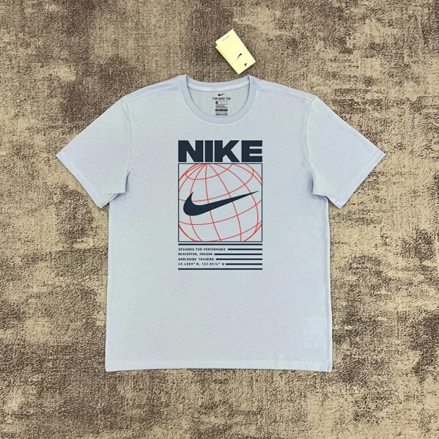 Nike T-Shirts Short-Sleeve Graphic Logo T-Shirt product detail image 18