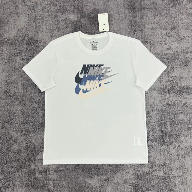 Nike T-Shirts Short-Sleeve Graphic Logo T-Shirt product detail image 29