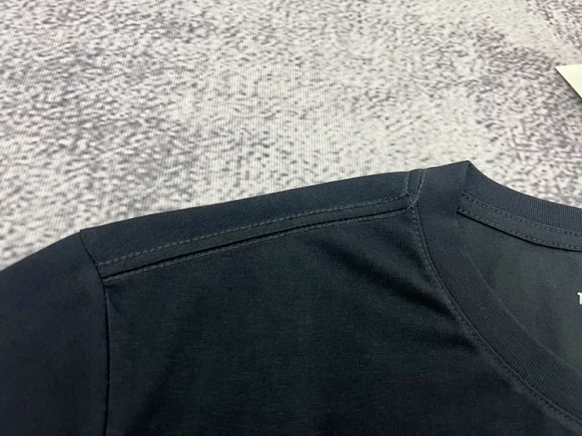 Nike T-Shirts Short-Sleeve Graphic Logo T-Shirt product detail image 7