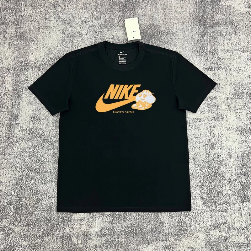 Nike T-Shirts Short-Sleeve Graphic Logo T-Shirt — 1