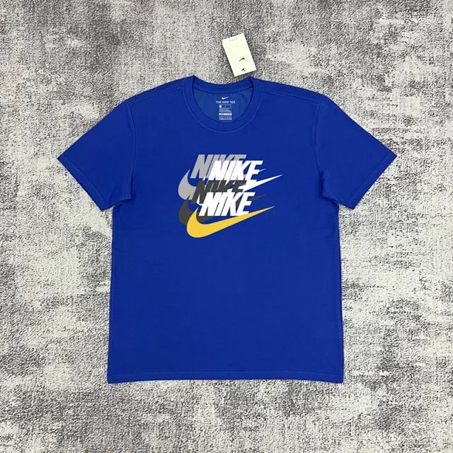 Nike T-Shirts Short-Sleeve Graphic Logo T-Shirt product detail image 30