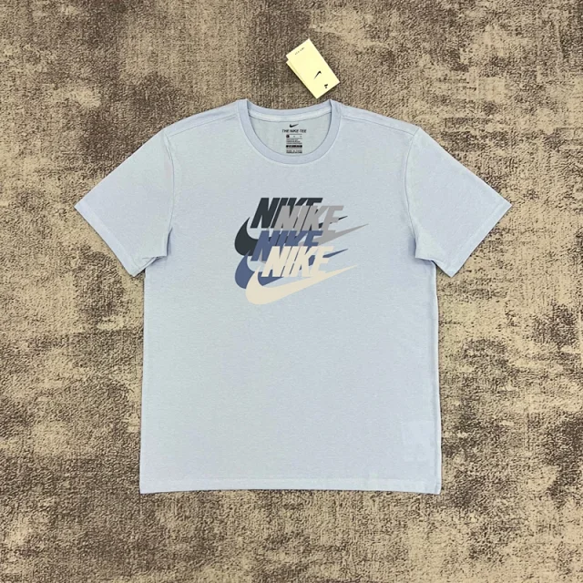 Nike T-Shirts Short-Sleeve Graphic Logo T-Shirt product detail image 31