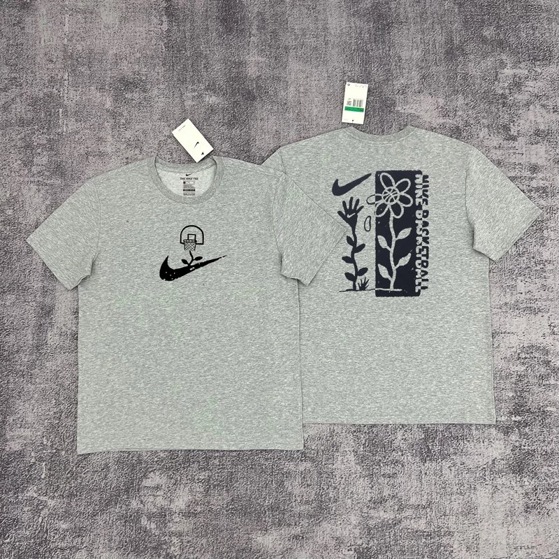 Nike T-Shirts Short-Sleeve Graphic Logo T-Shirt — 9