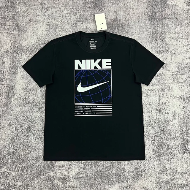 Nike T-Shirts Short-Sleeve Graphic Logo T-Shirt product detail image 3