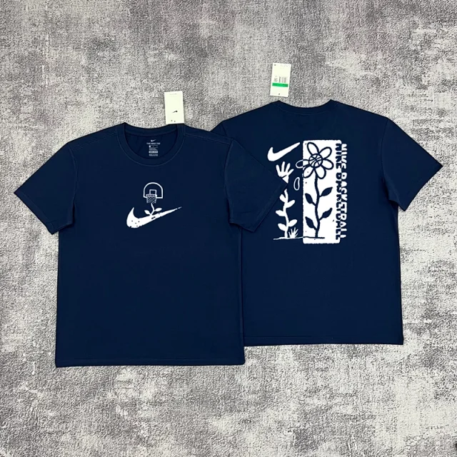 Nike T-Shirts Short-Sleeve Graphic Logo T-Shirt product detail image 50