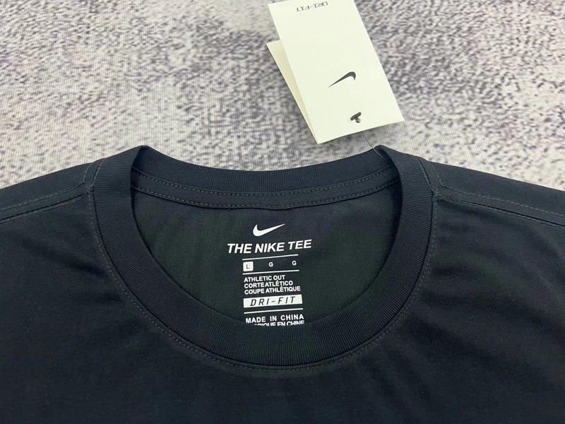 Nike T-Shirts Short-Sleeve Graphic Logo T-Shirt image 5