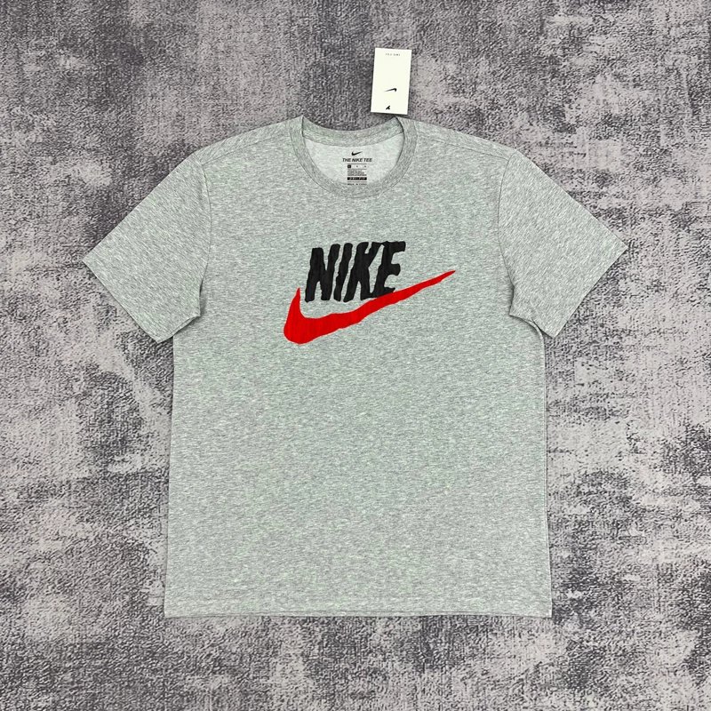 Nike T-Shirts Short-Sleeve Graphic Logo T-Shirt — 2