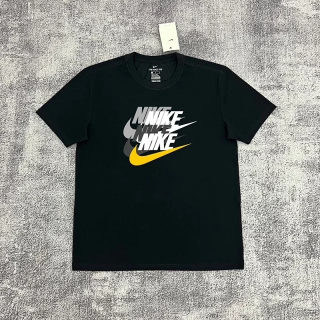 Nike T-Shirts Short-Sleeve Graphic Logo T-Shirt product detail image 28