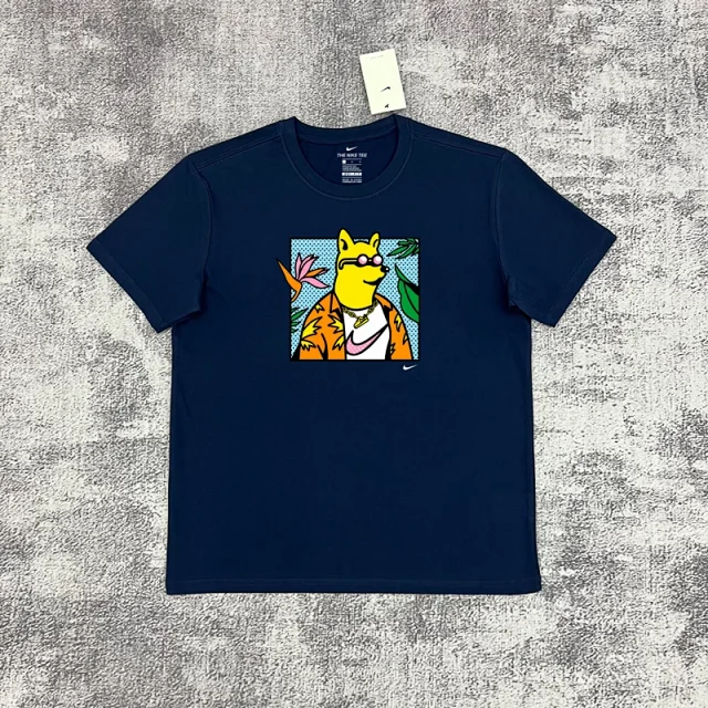 Nike T-Shirts Short-Sleeve Graphic Logo T-Shirt product detail image 27
