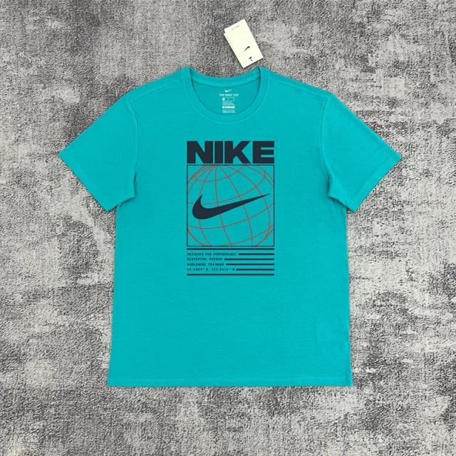 Nike T-Shirts Short-Sleeve Graphic Logo T-Shirt product detail image 17