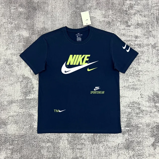 Nike T-Shirts Short-Sleeve Graphic Logo T-Shirt product detail image 42