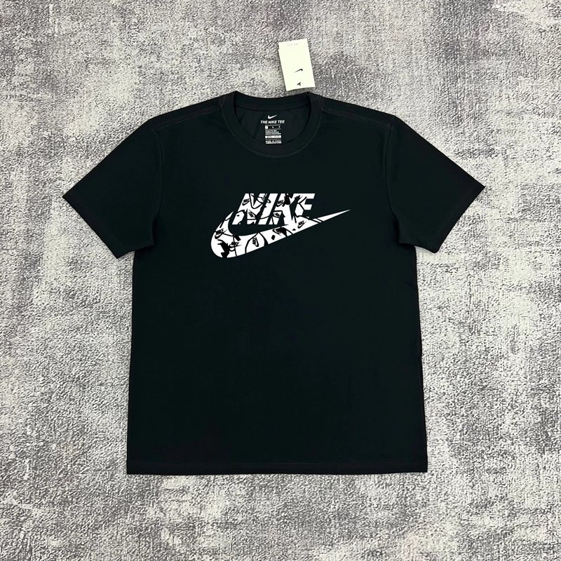 Nike T-Shirts Short-Sleeve Graphic Logo T-Shirt — 37