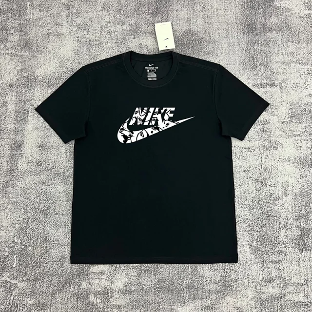 Nike T-Shirts Short-Sleeve Graphic Logo T-Shirt product detail image 32