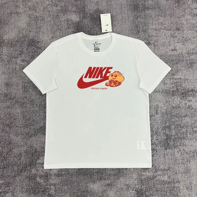 Nike T-Shirts Short-Sleeve Graphic Logo T-Shirt product detail image 35