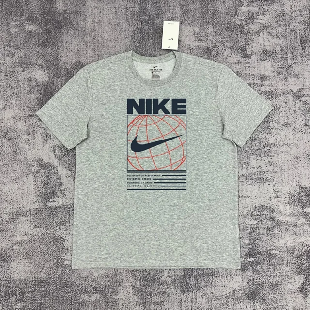 Nike T-Shirts Short-Sleeve Graphic Logo T-Shirt product detail image 15