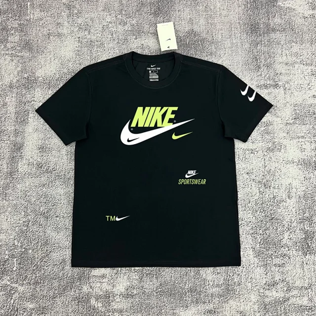 Nike T-Shirts Short-Sleeve Graphic Logo T-Shirt product detail image 37