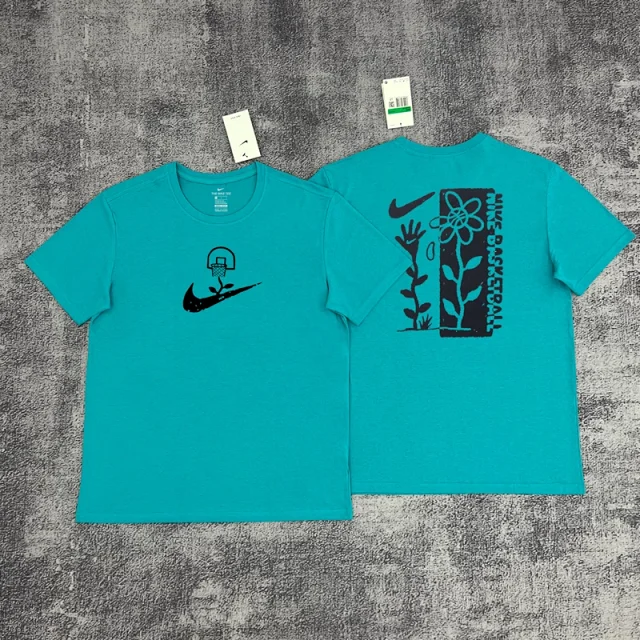 Nike T-Shirts Short-Sleeve Graphic Logo T-Shirt product detail image 47