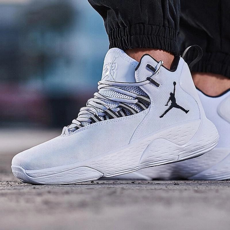 Nike耐克AJ篮球鞋男子2018年冬季新款JORDAN休闲运动鞋AR0038-100