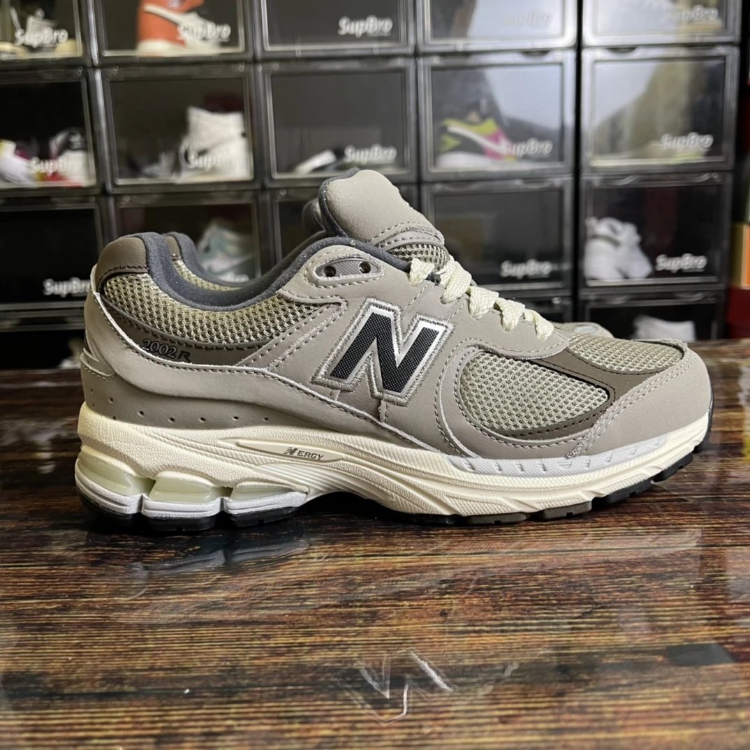 2002RAW Brown Grey