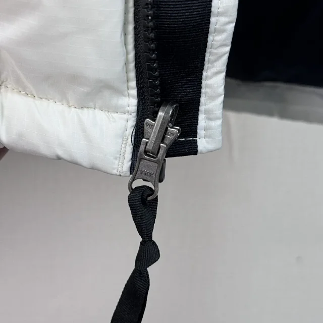 The North Face Down Jackets 1996 hooded color-block puffer product detail image 92