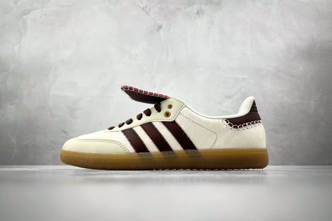 Long Tongue White/Brown IE0586