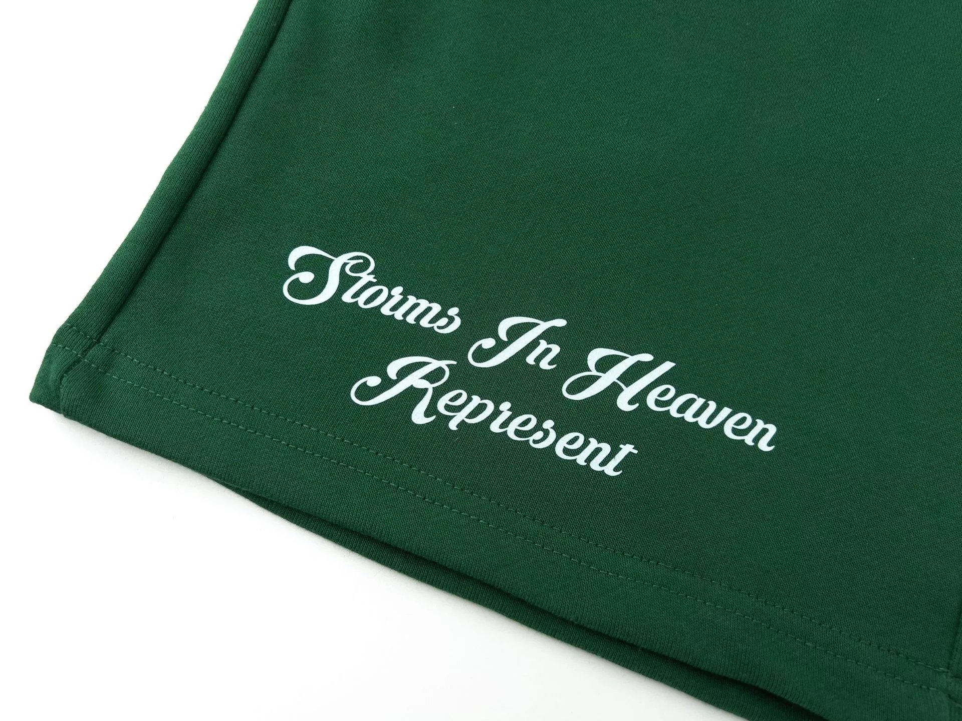 Represent Storms In Heaven Angel Print Shorts Green - 21