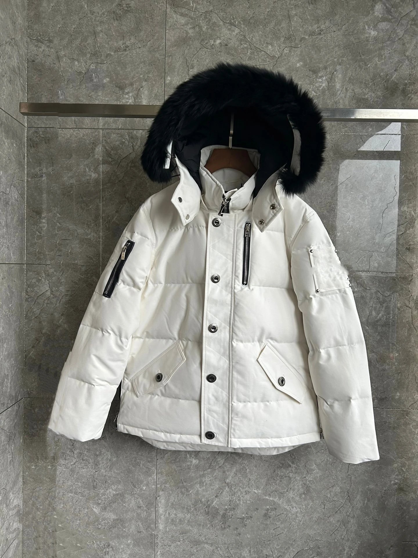White Black Fur