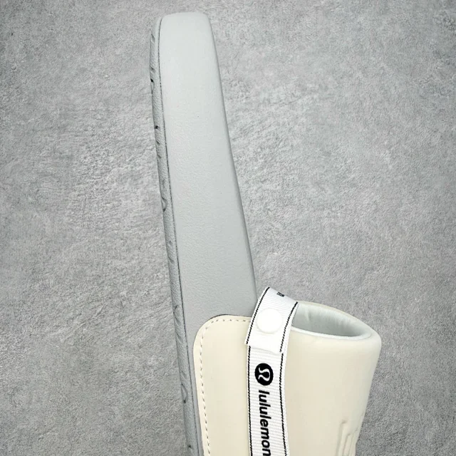 lululemon Sandals Restfeel Slide product detail image 77