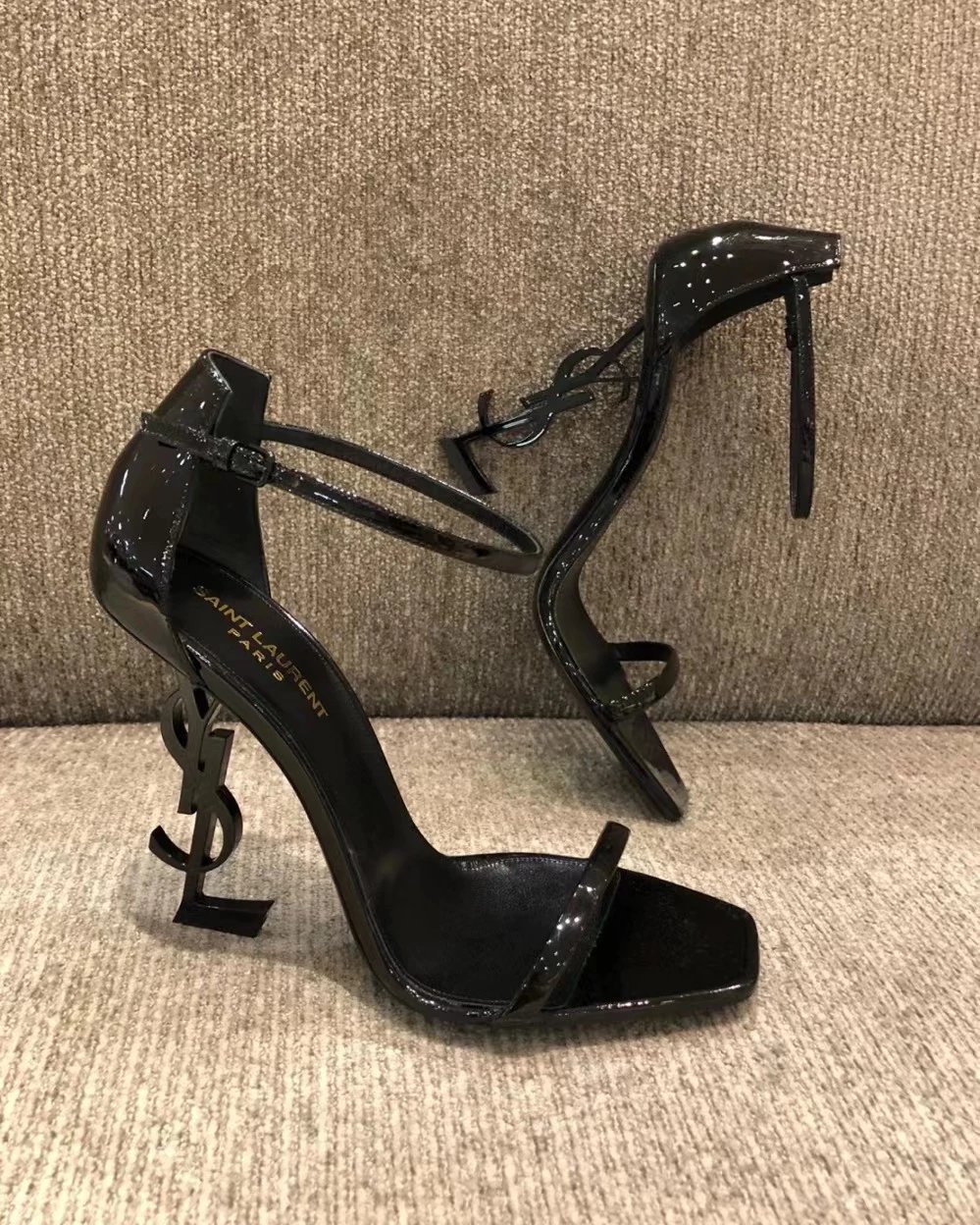 SAINT LAURENT圣罗兰 Logo跟高跟凉鞋2022年春夏新款一字扣带高跟鞋仙女风细跟方头露趾凉鞋女黑色高跟鞋女上圣罗兰高跟鞋圣罗兰凉鞋