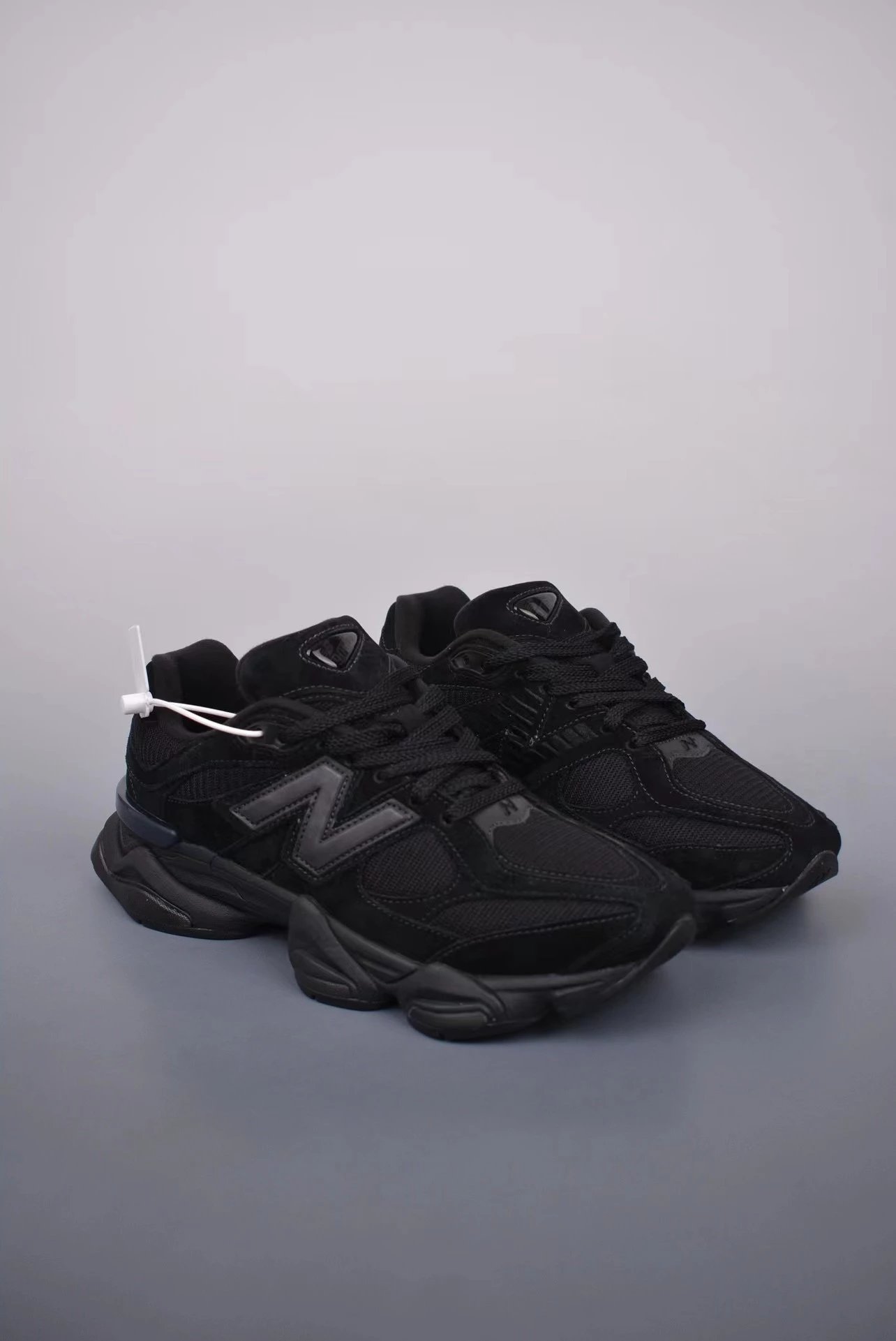 New Balance Black Sneakers