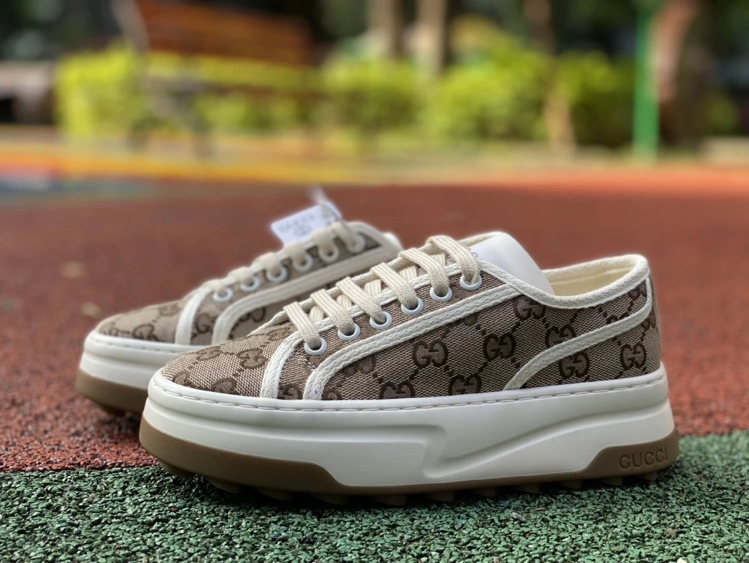 1977 Casual Sneakers