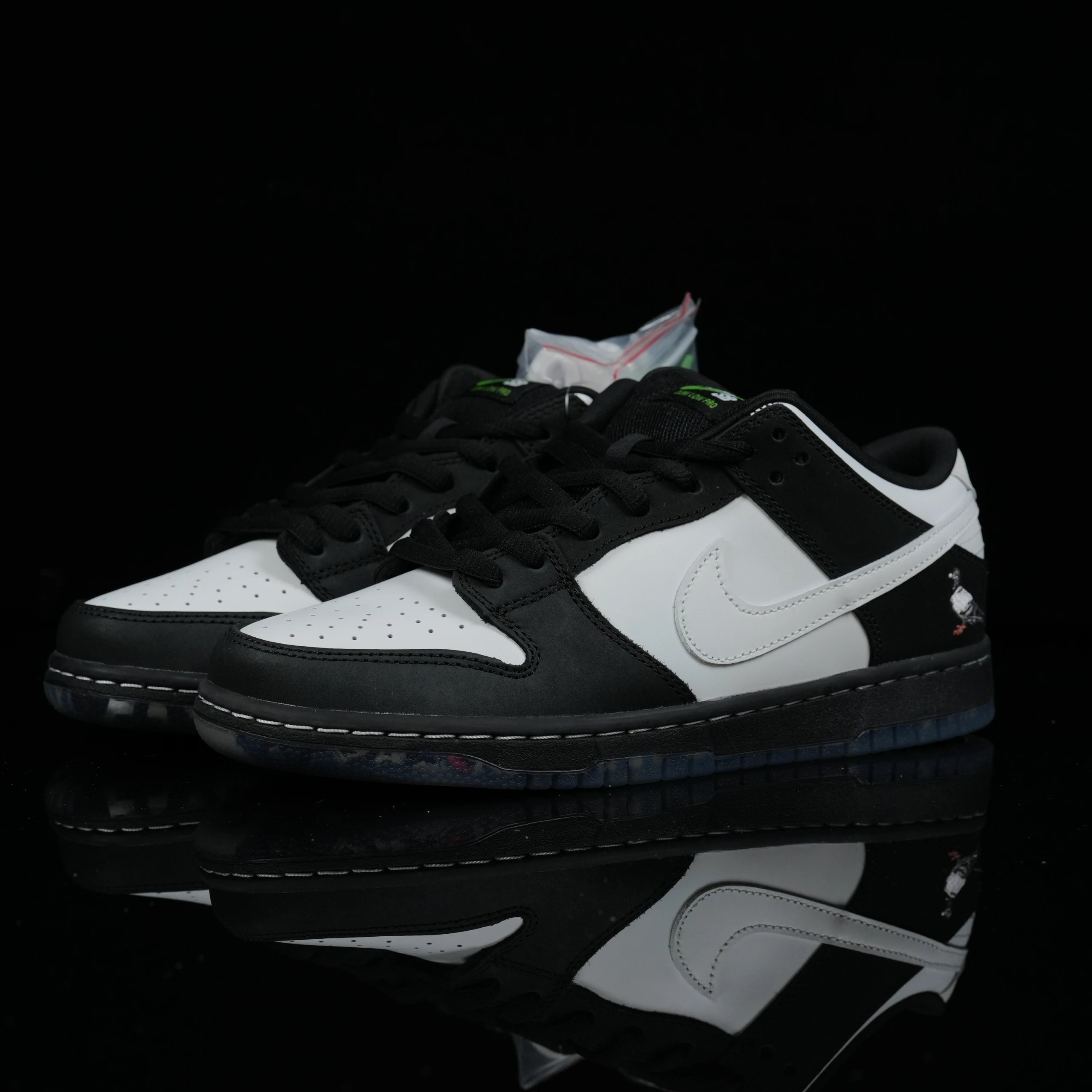 Dunk SB Black and white-BV 1310-013 SKU image