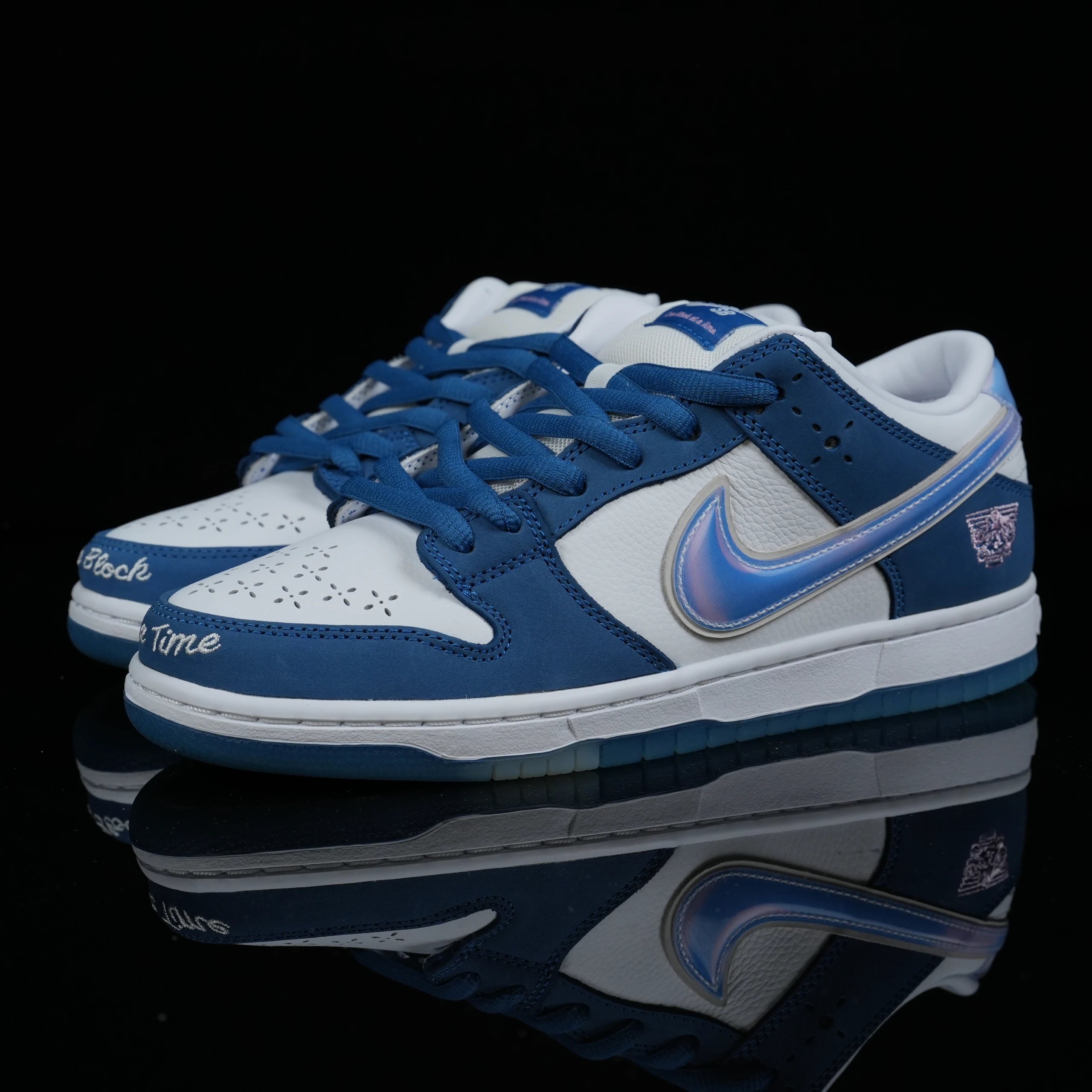 Dunk SB Blue and white-FN 7819-400 SKU image
