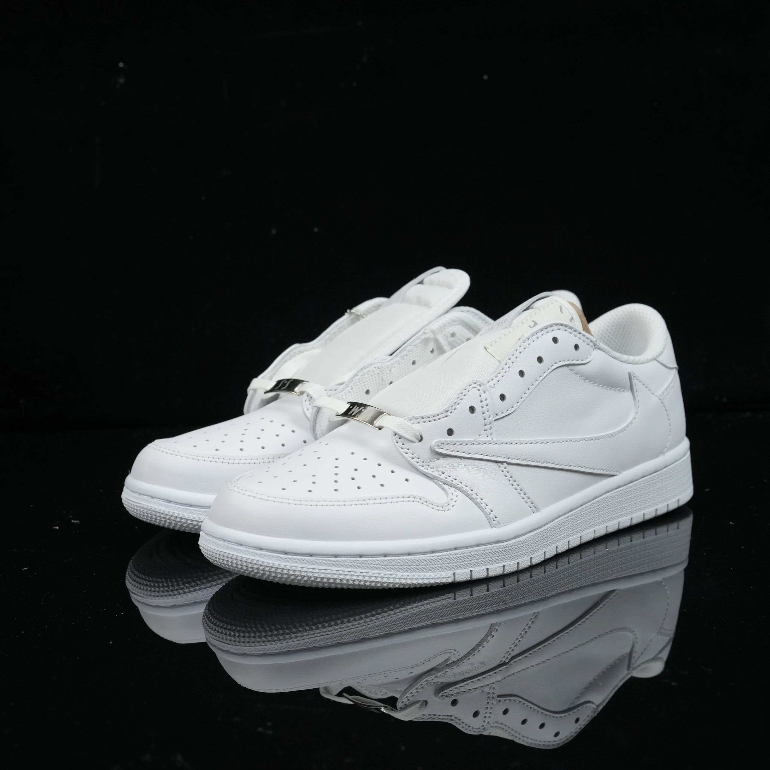 Jordan 1 Retro Low OG SP Travis Scott Triple White