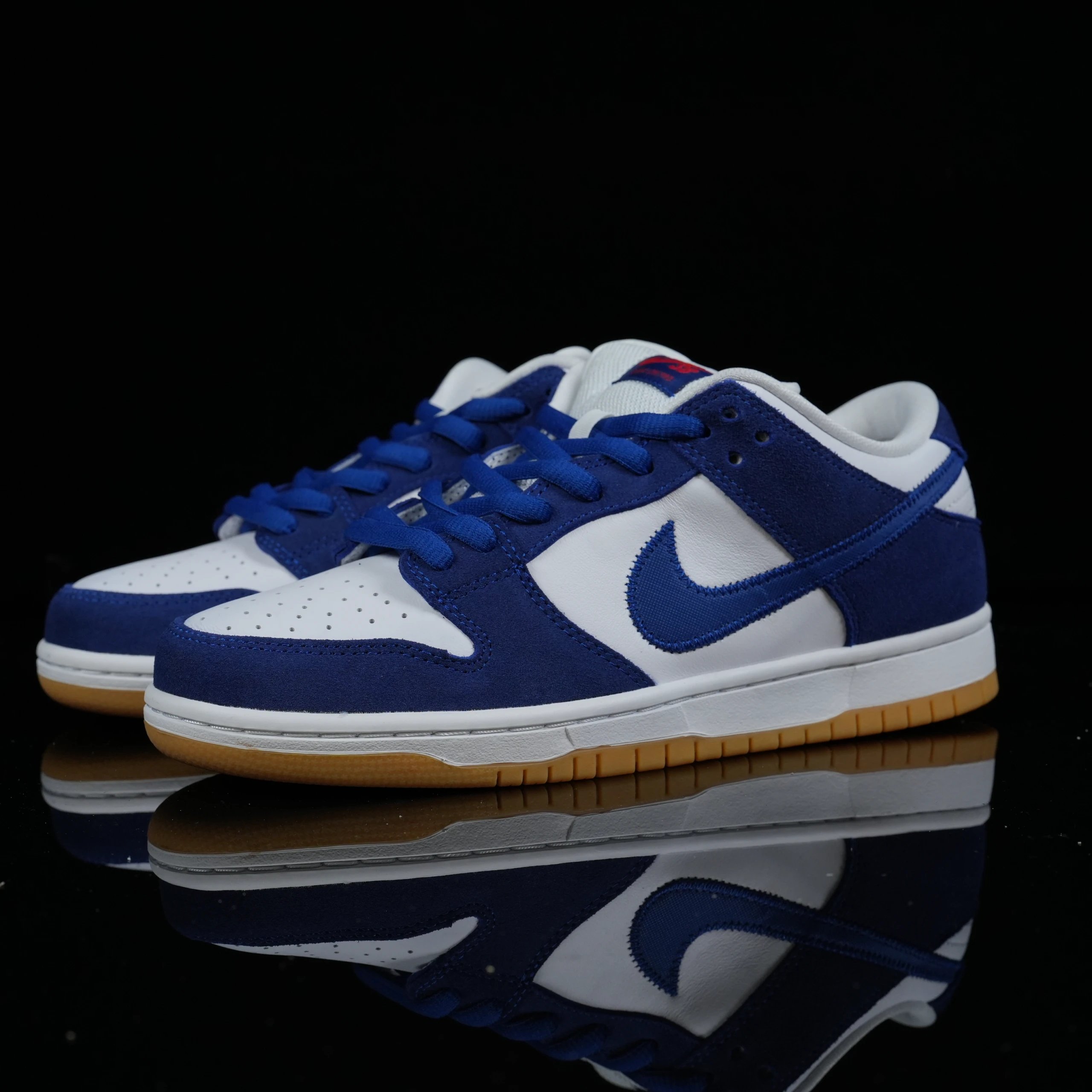 Dunk SB White and blue-DO 9395-400 SKU image