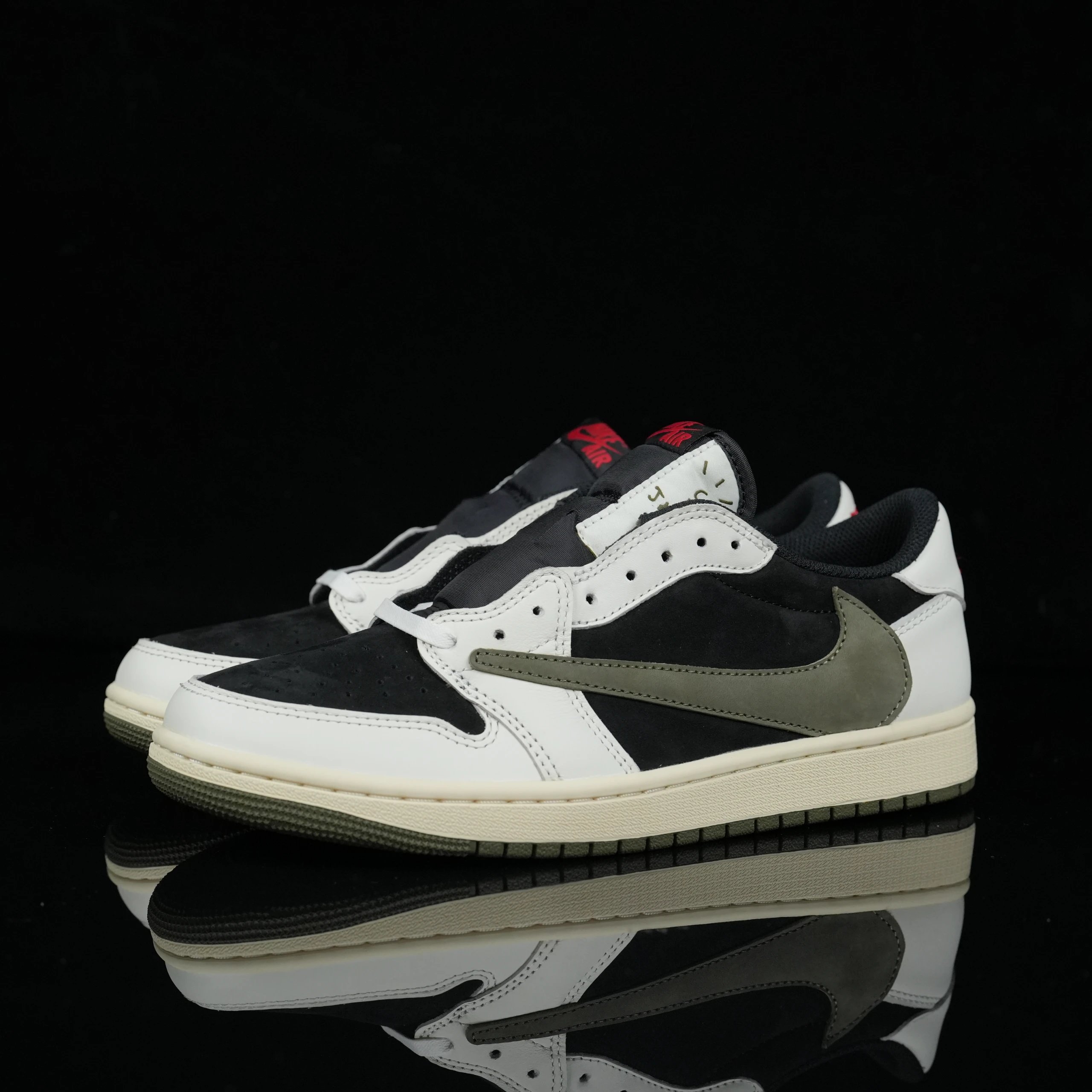 Jordan 1 Retro Low OG SP Travis Scott Olive DZ4137-106