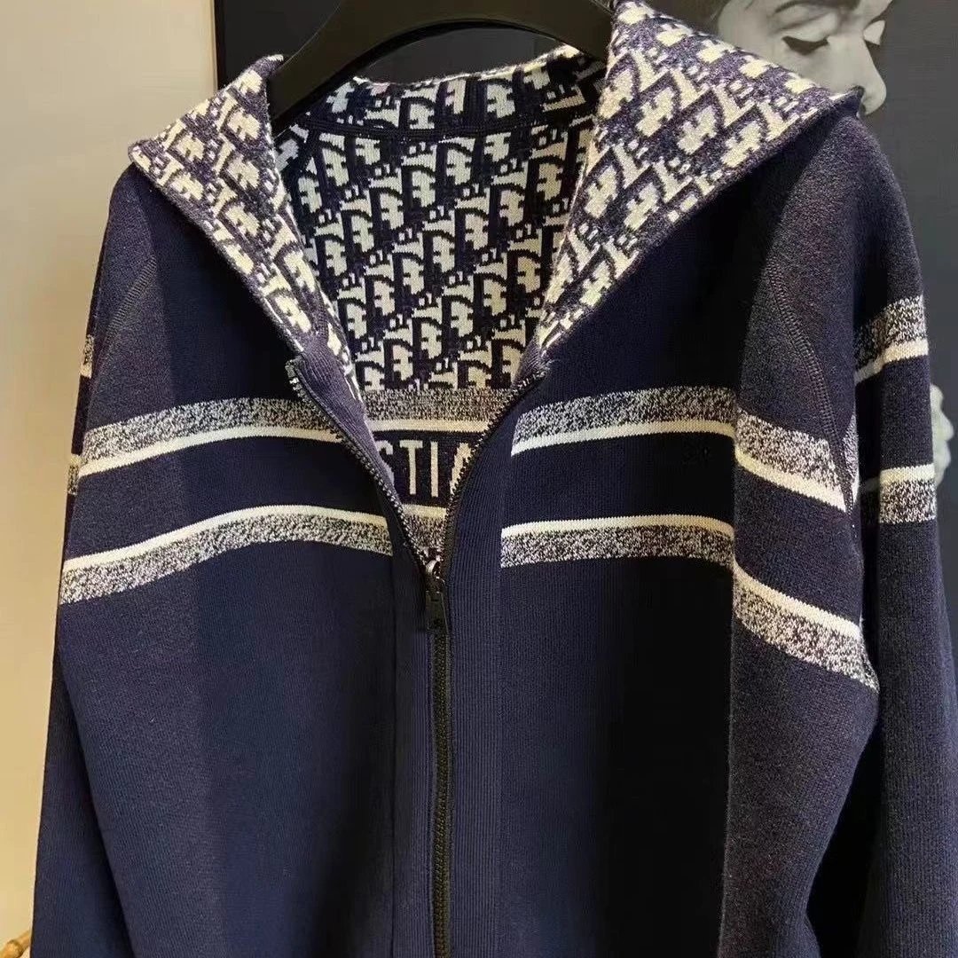 Old flower navy blue