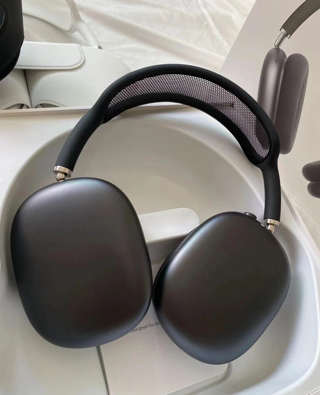 Pods Max High-Quality Metal Case