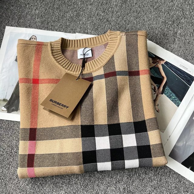 Burberry Sweater: seller detail photo 4