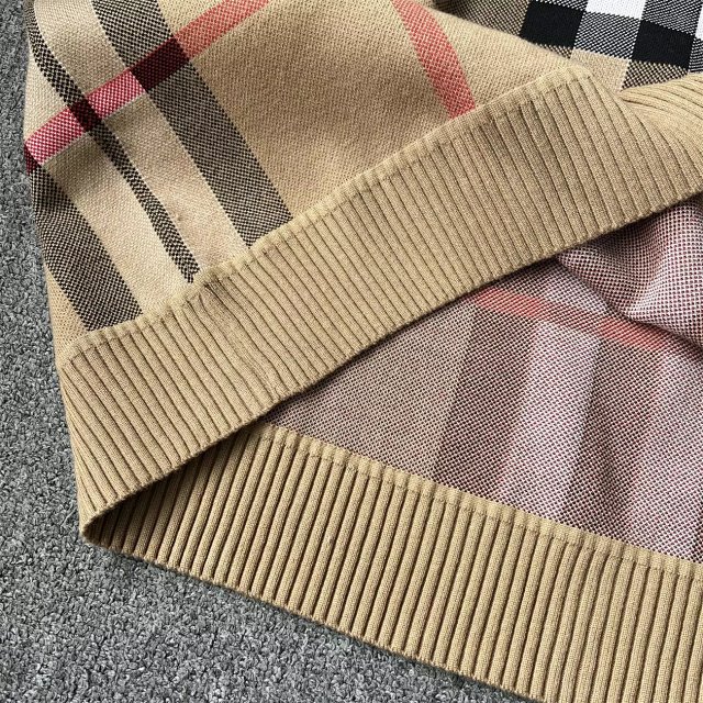 Burberry Sweater: seller detail photo 12