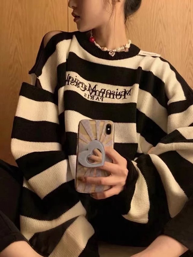 Tommy Cash Sweater: seller detail photo 3